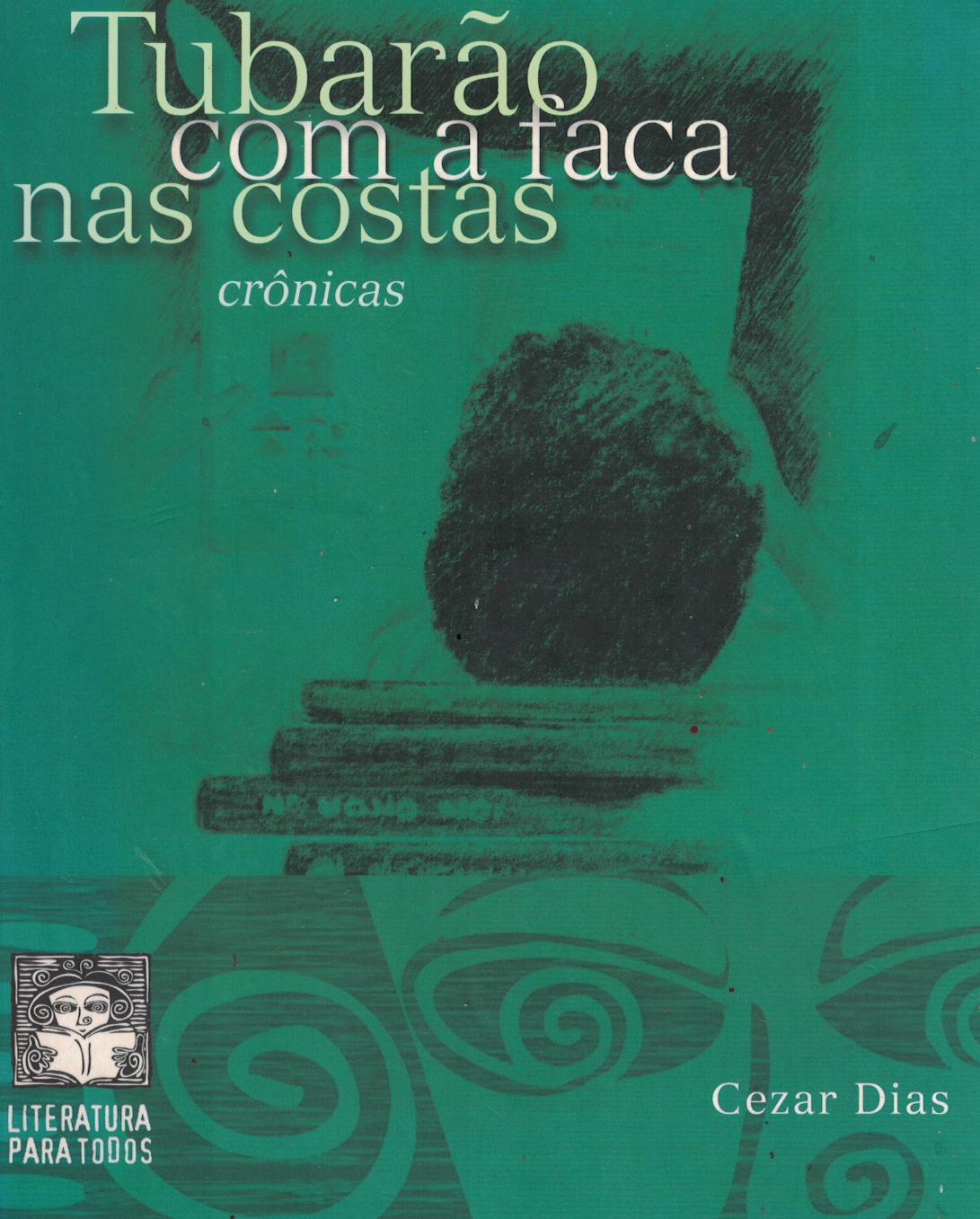 Capa de Tubarão com a taca nas costas